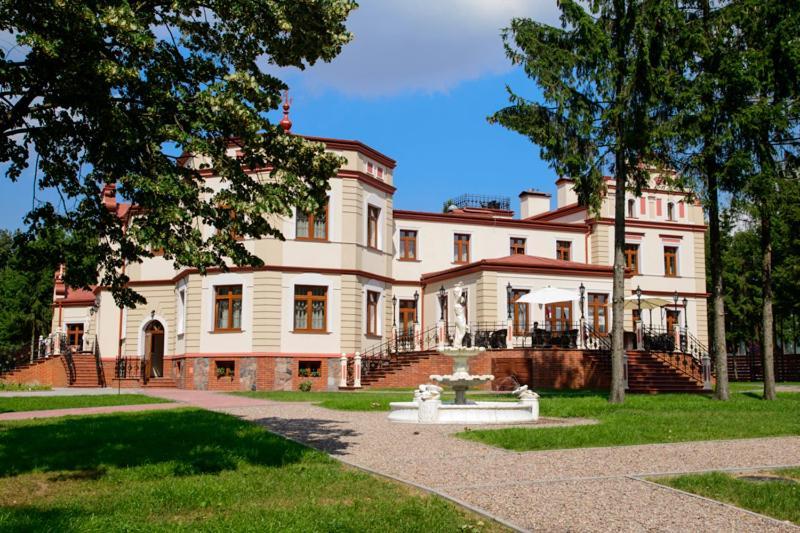 Palac Mysleta Uzdowo Exterior photo